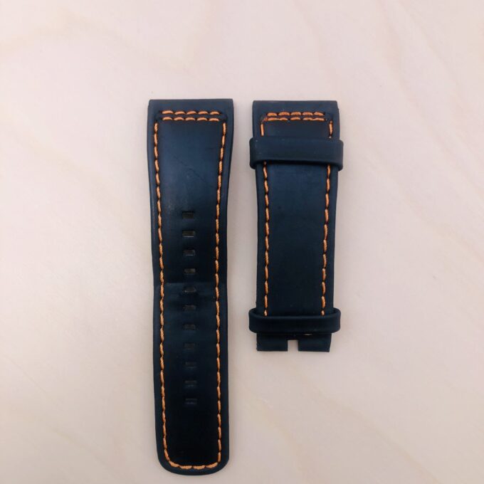 LUM-TEC BLACK LEATHER WITH ORANGE STITCH 28mm